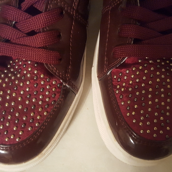 Maroon Studded hi top Sneakers. Sz.40 - Picture 6 of 7